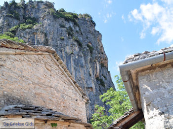 Agia Paraskevi klooster Vikos kloof foto 2 - Zagori Epirus - Foto van https://www.grieksegids.nl/fotos/griekse-gidsnl/350pixels/zagoria-epirus-053.jpg