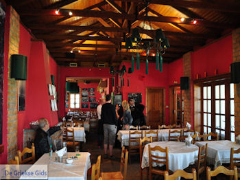 Bakatsianos restaurant Arnaia 002 | Athos gebied Chalkidiki | Griekenland - Foto van https://www.grieksegids.nl/fotos/griekse-gidsnl/chalkidiki350/athos-gebied-chalkidiki-077.jpg