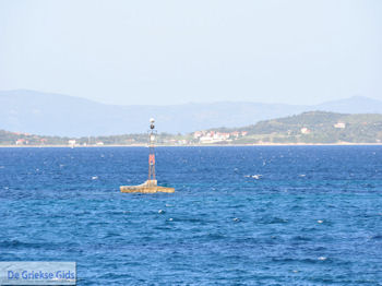 Ammouliani vanaf Ouranoupolis gezien | Athos gebied Chalkidiki | Griekenland - Foto van https://www.grieksegids.nl/fotos/griekse-gidsnl/chalkidiki350/athos-gebied-chalkidiki-099.jpg