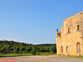 Prachtig gelegen klooster van Arkadi - Foto van https://www.grieksegids.nl/fotos/grieksegidsinfo-fotos/albums/userpics/10001/normal_arkadi-klooster-7.jpg