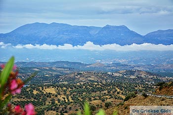 Ida gebergte gezien vanaf de route naar het Odigitria klooster - Foto van https://www.grieksegids.nl/fotos/kreta/ida-gebergte/normaal/ida-gebergte-002.jpg