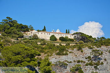 Zoodochou Pigis klooster bij Baai Mourtia Samos | Griekenland | Foto 11 - Foto van https://www.grieksegids.nl/fotos/samos/normaal/zoodochou-pigis-samos-011.jpg